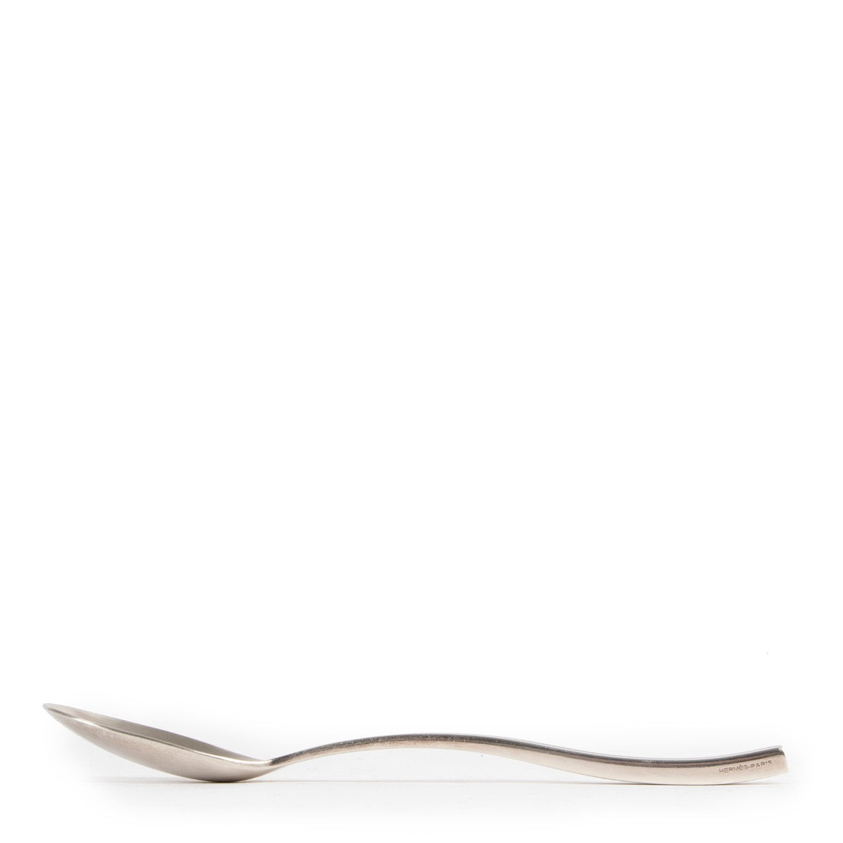 Shop authentic second hand Hermès Onde Cutlery tableware Set Lifestyle on Labellov for the best price