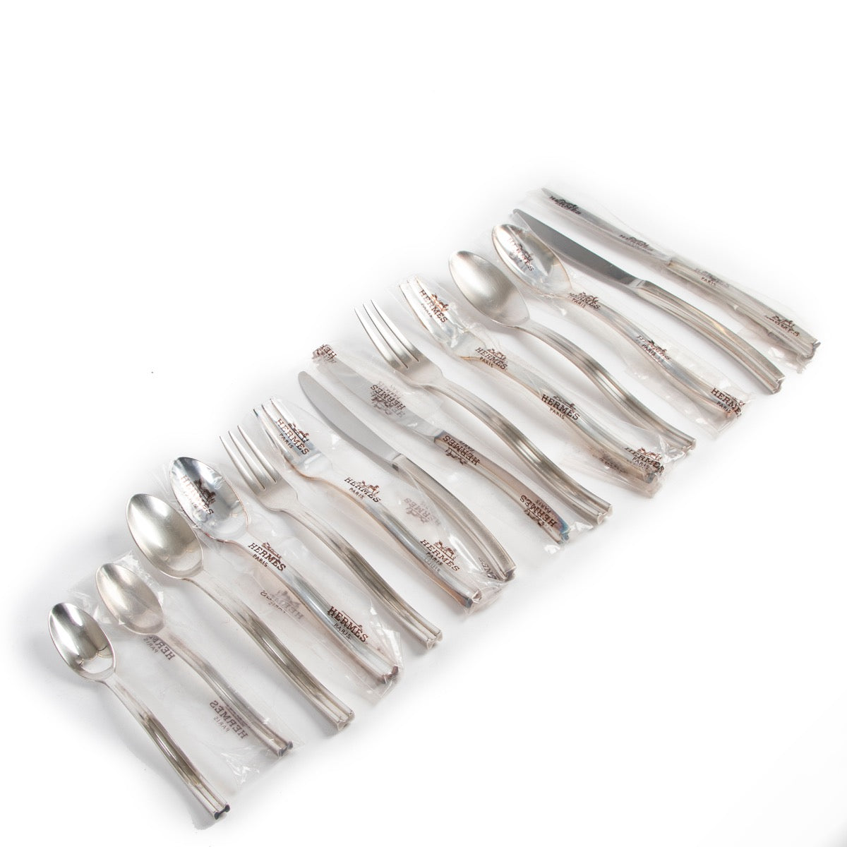Shop authentic second hand Hermès Onde Cutlery tableware Set Lifestyle on Labellov for the best price