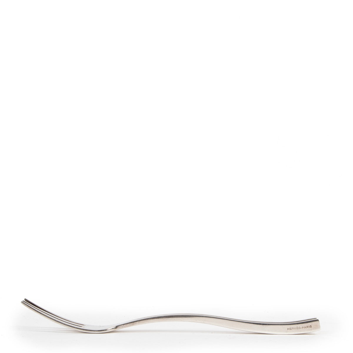 Shop authentic second hand Hermès Onde Cutlery tableware Set Lifestyle on Labellov for the best price