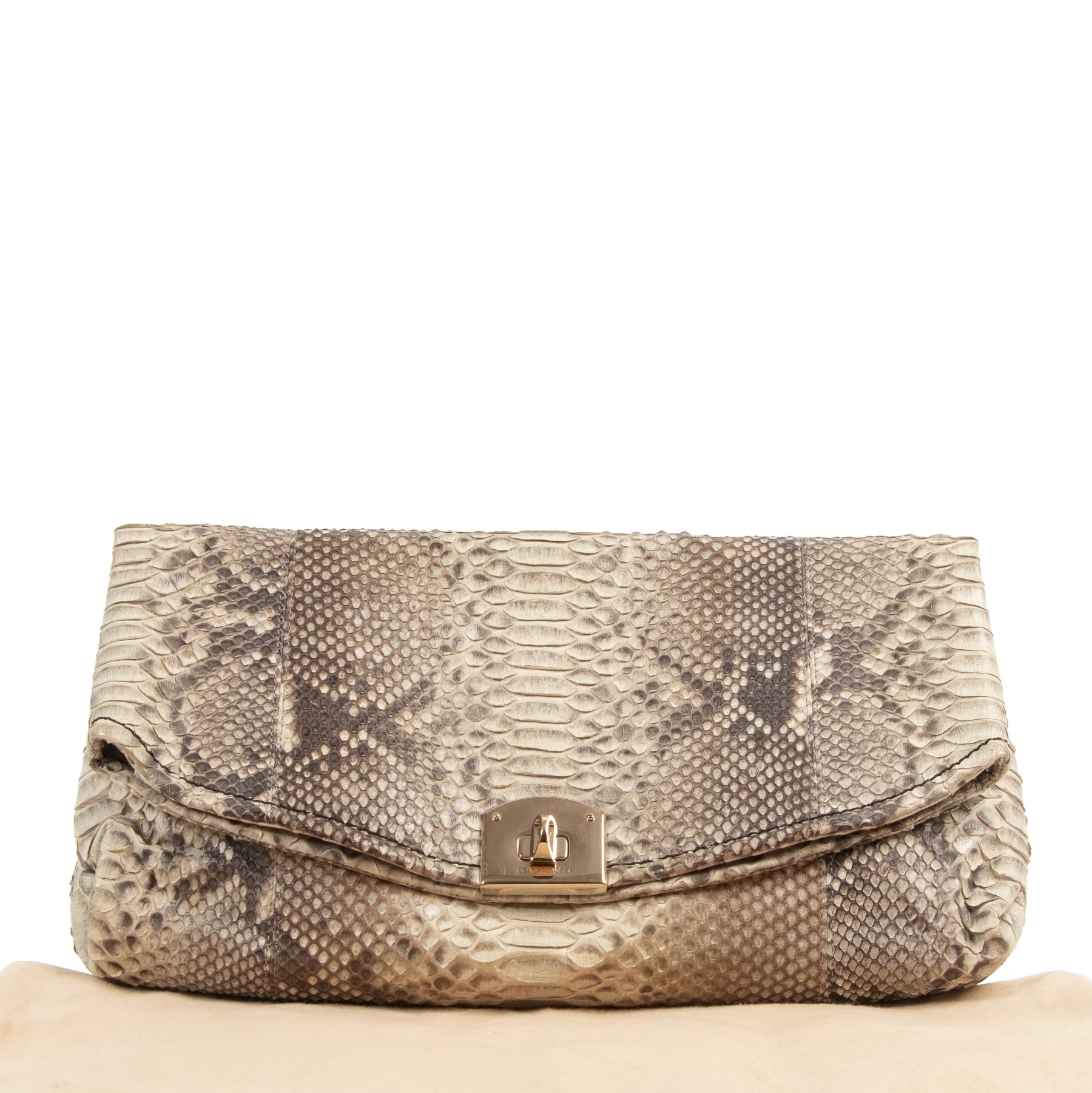 Koop en verkoop uw authentieke designer handtas aan de beste prijs bij Labellov