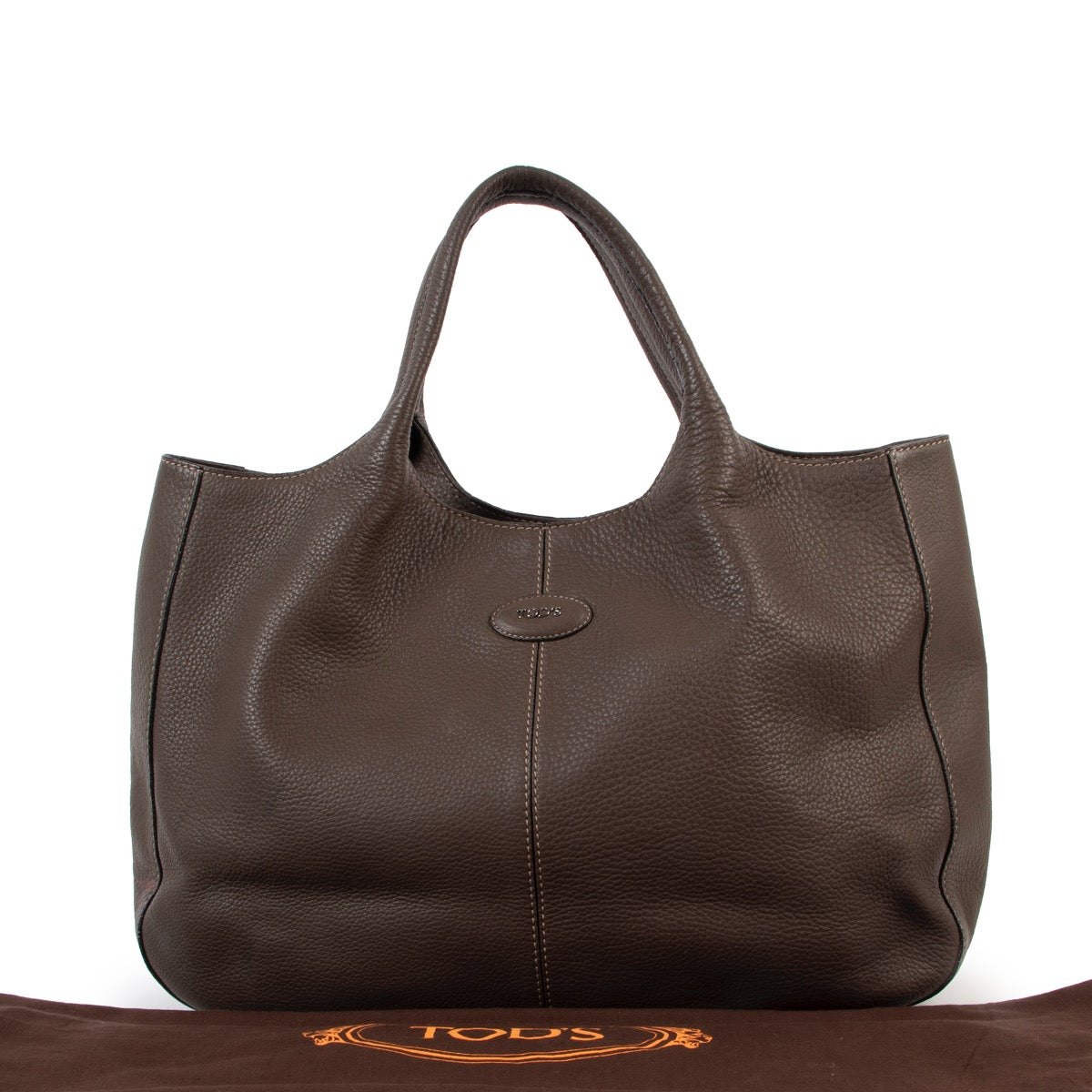 Shop safe online at Labellov in Antwerp this 100% authentic second hand Tods Taupe Leather Shoulder Bag