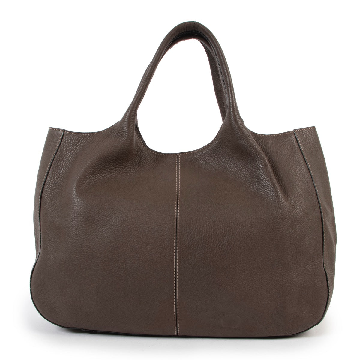 Shop safe online at Labellov in Antwerp this 100% authentic second hand Tods Taupe Leather Shoulder Bag
