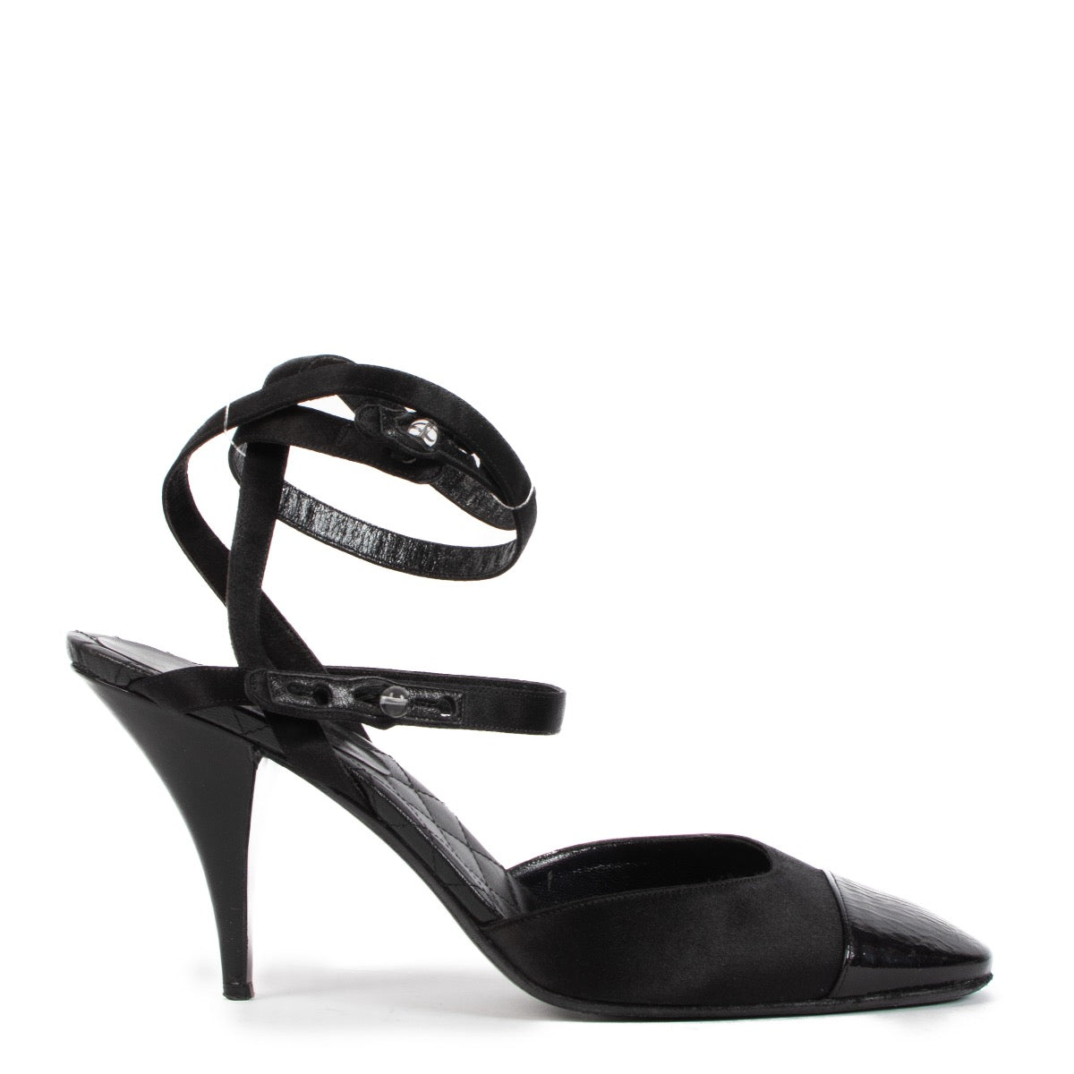 shop authentic second hand Chanel Black Slingback Heels - Size 39 1/2 on Labellov.com