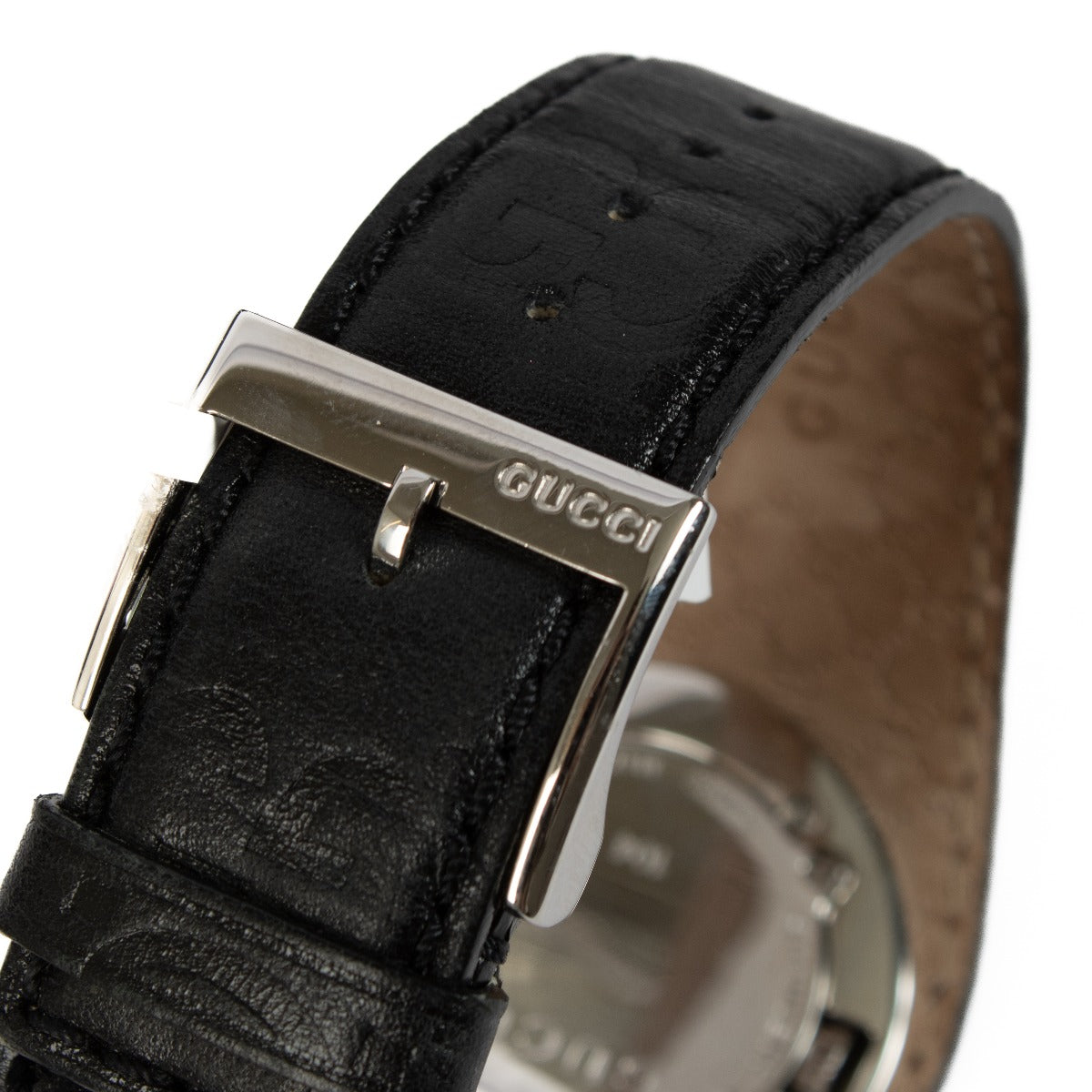 Shop safe online at Labellov in Antwerp, Brussels and Knokke this 100% authentic second hand Gucci Guccissimo 104 G-Bandeau Watch