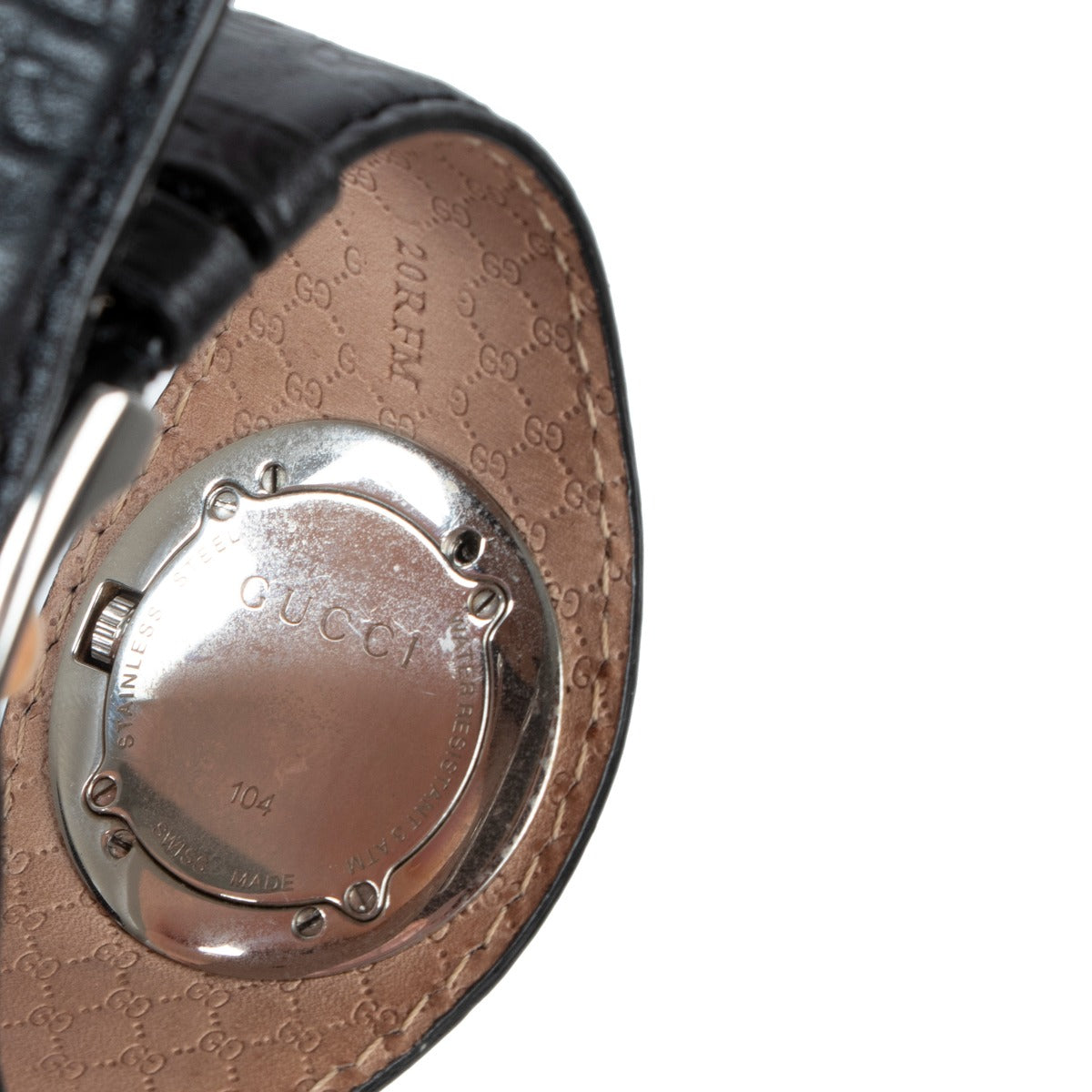 Shop second hand designer vintage Gucci 104 G-Bandeau Watch at Labellov