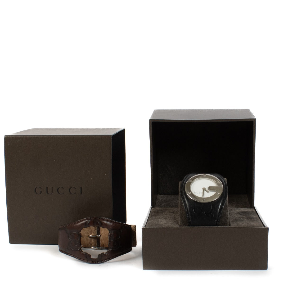 Shop safe online at Labellov in Antwerp, Brussels and Knokke this 100% authentic second hand Gucci Guccissimo 104 G-Bandeau Watch