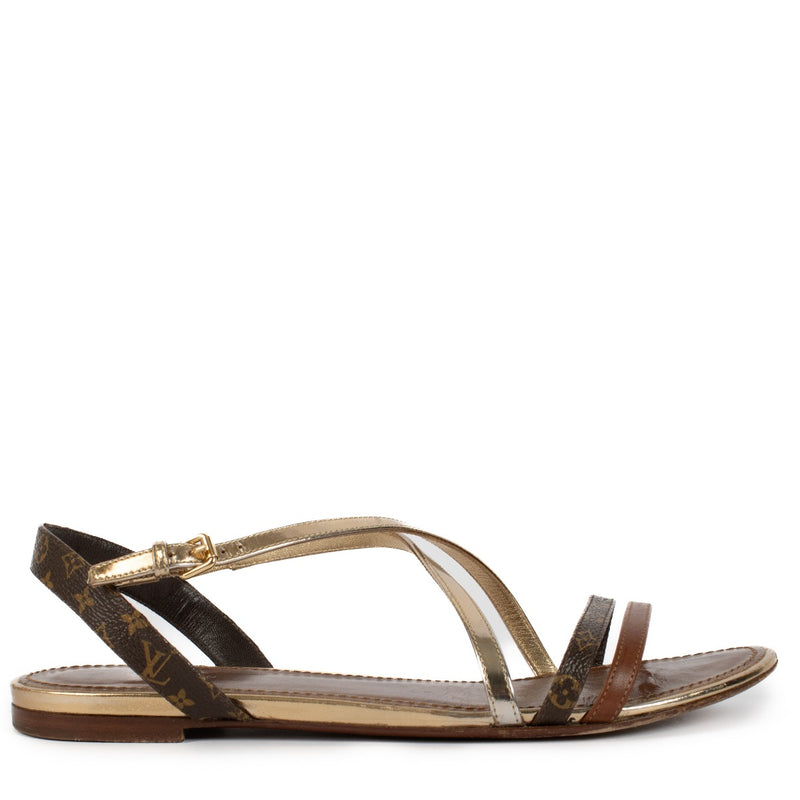 Shop safe online at Labellov in Antwerp, Brussels and Knokke this 100% authentic second hand Louis Vuitton Gold Monogram Flat Sandals