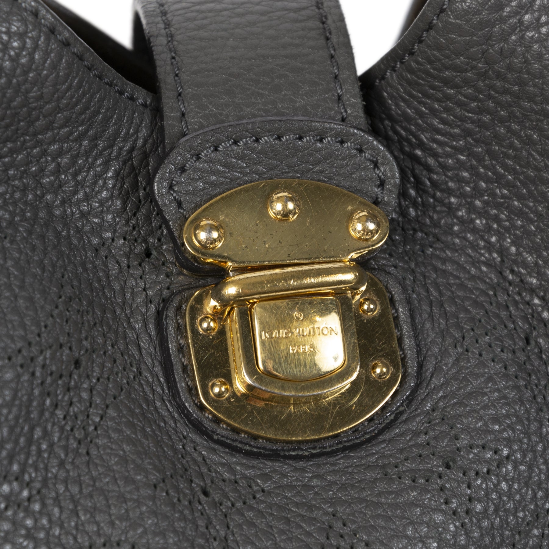 Authentique seconde main Louis Vuitton Grey Mahina Shoulder Bag achète en ligne webshop LabelLOV
