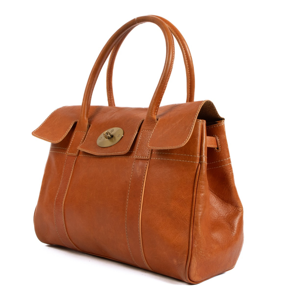 Shop safe online at Labellov in Antwerp, Brussels and Knokke this 100% authentic second hand Mulberry Camel Bayswater Handbag