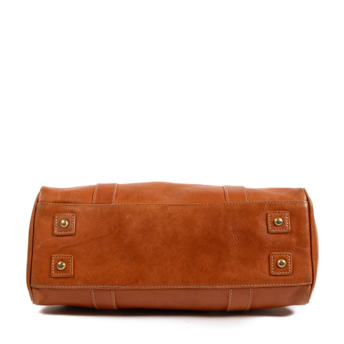 Shop safe online at Labellov in Antwerp, Brussels and Knokke this 100% authentic second hand Mulberry Camel Bayswater Handbag