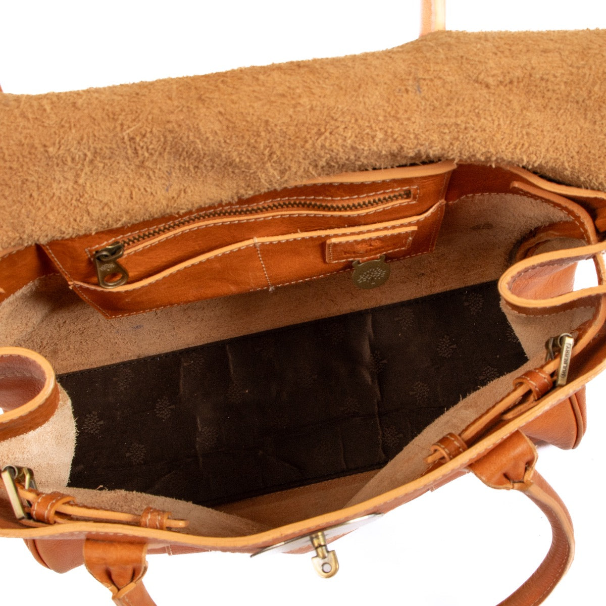 Shop safe online at Labellov in Antwerp, Brussels and Knokke this 100% authentic second hand Mulberry Camel Bayswater Handbag