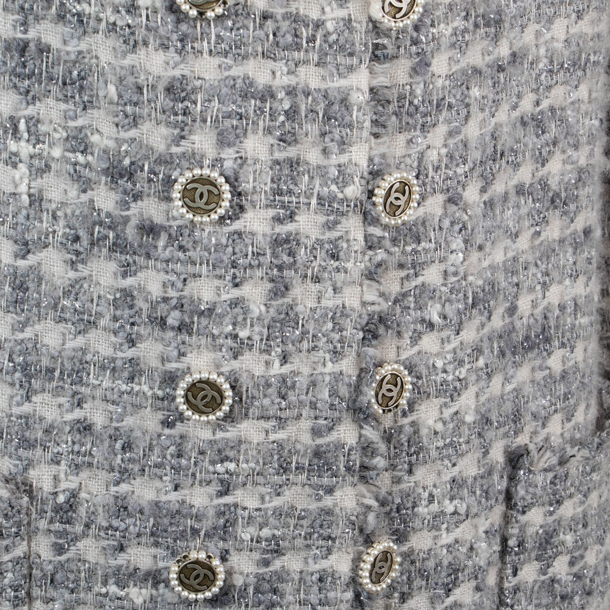 Manteau Chanel Automne/Hiver 2005 en tweed bouclé gris argenté - Taille FR40