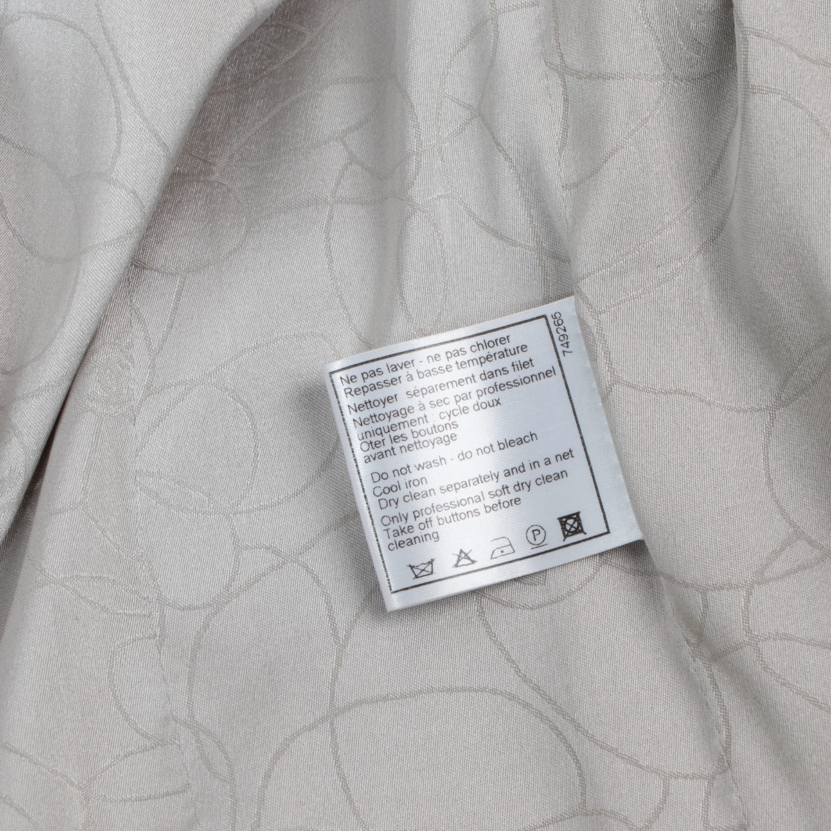 Manteau Chanel Automne/Hiver 2005 en tweed bouclé gris argenté - Taille FR40