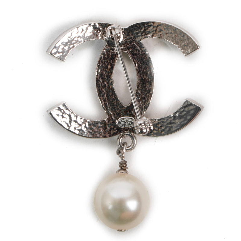 Chanel 2005 Silver CC Faux Pearl Brooch