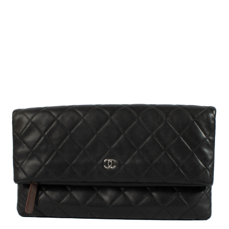 Shop 100% authentic secondhand Chanel Black CC Flap Clutch on Labellov.com