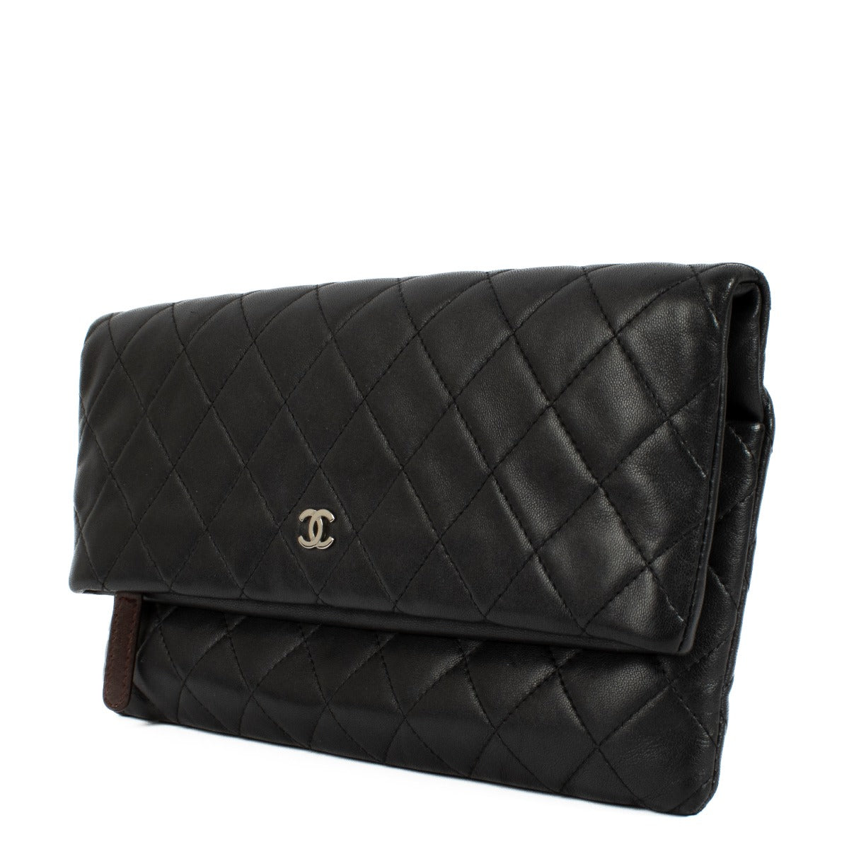 Shop 100% authentic secondhand Chanel Black CC Flap Clutch on Labellov.com