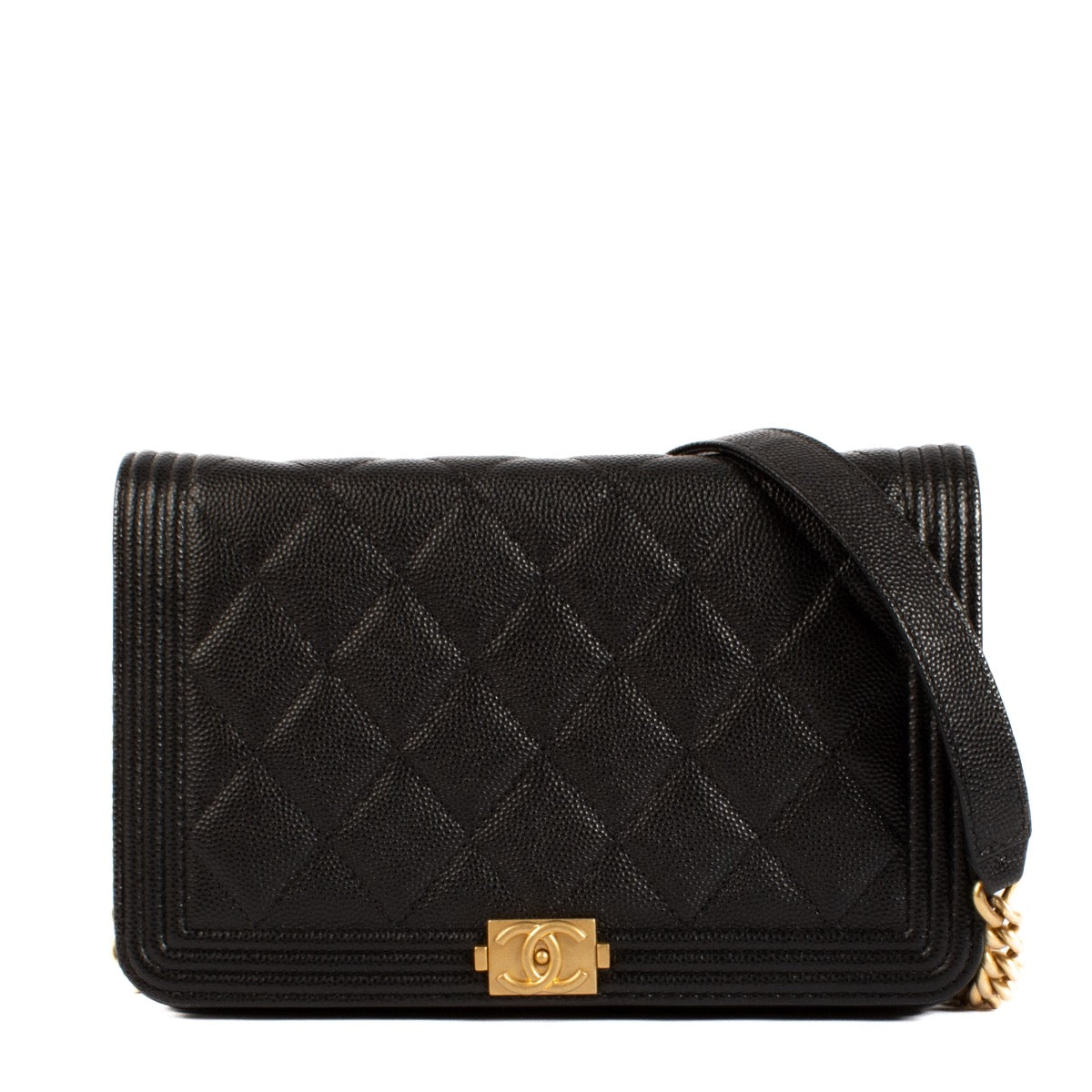 Shop safe online at Labellov in Antwerp, Brussels and Knokke this 100% authentic second hand Chanel Black Caviar Leather Boy Wallet On Chain