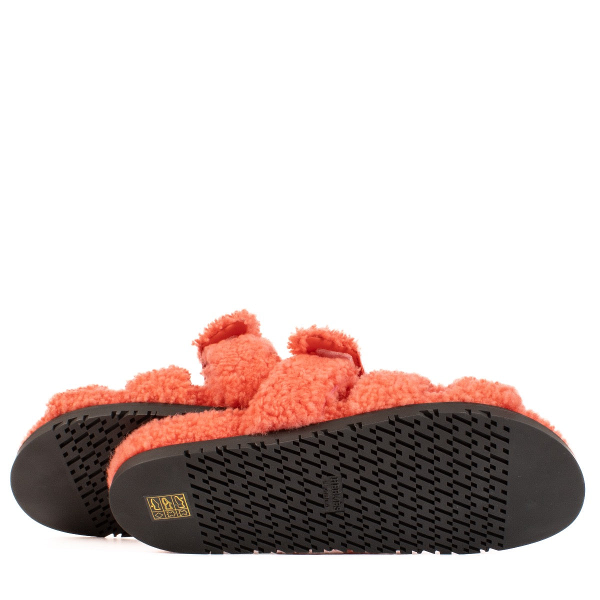 Shop safe online at Labellov in Antwerp, Brussels and Knokke these 100% authentic second hand Hermès Shearling Rose Du Desert Chypre Sandals - size 39