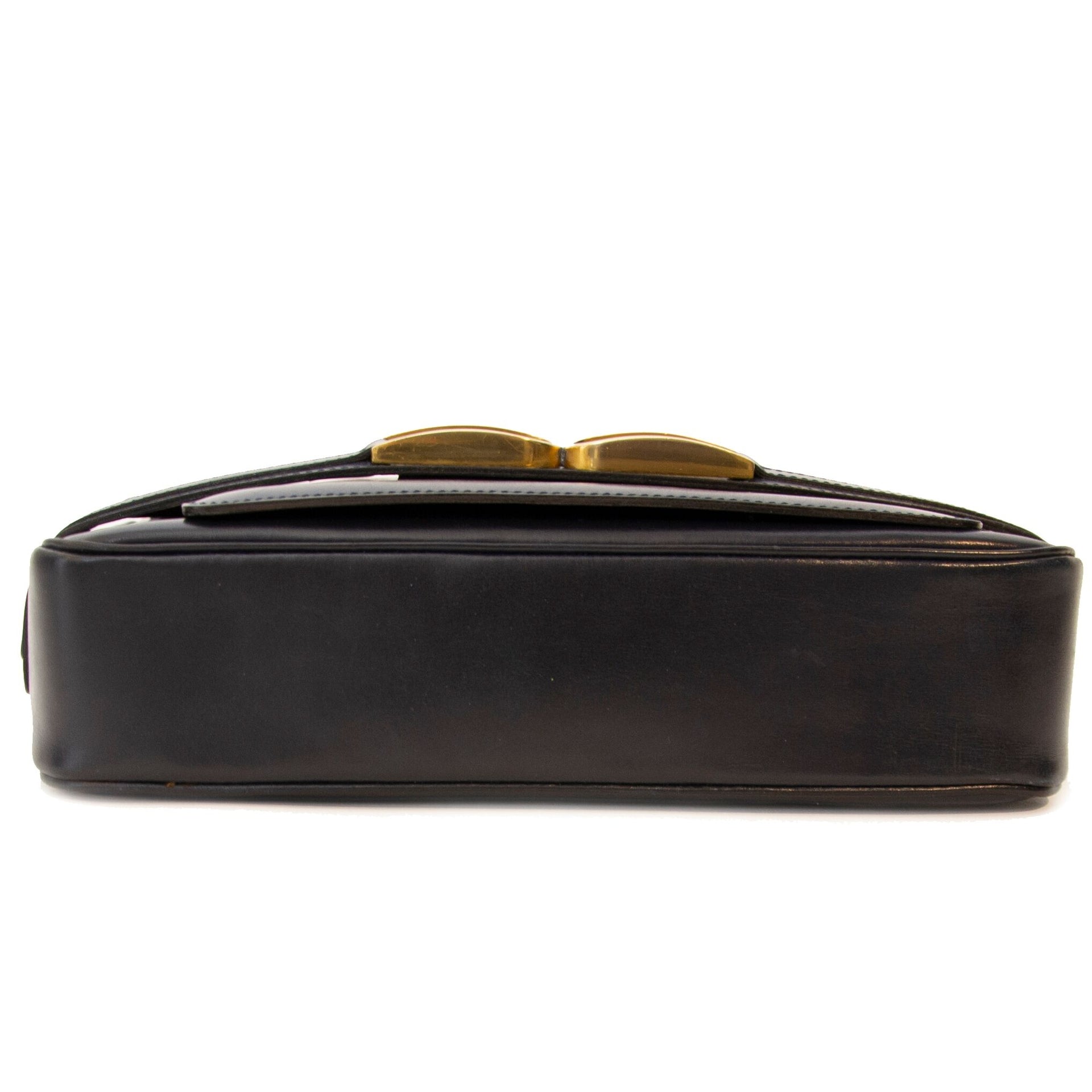 Koop authentieke tweedehands Delvaux tassen bij Labellov webshop aan de laagste prijs.
