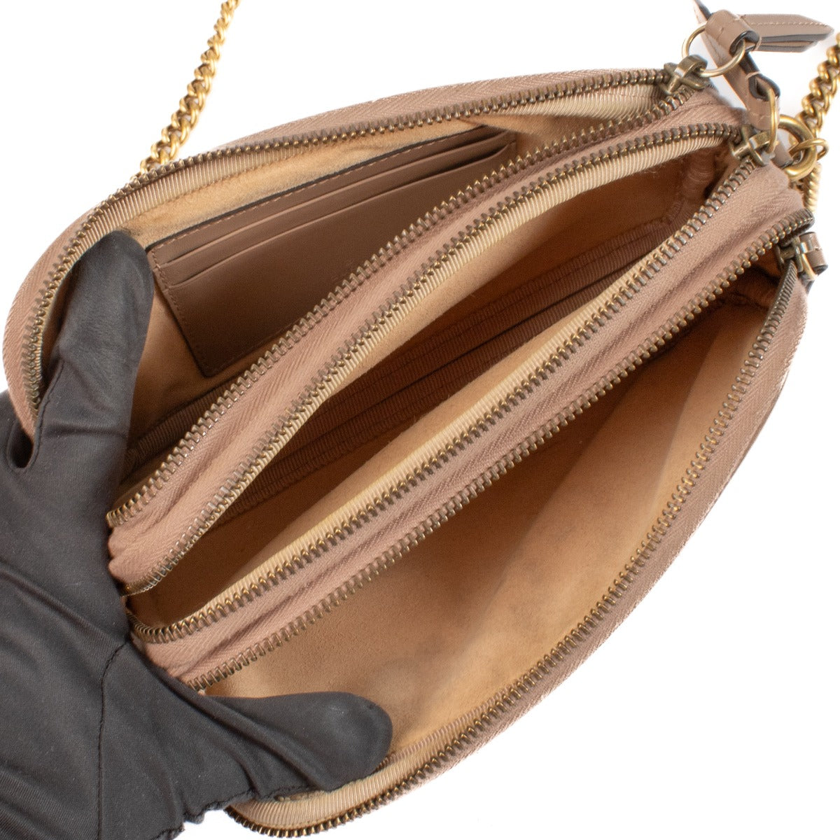 Sac mini GG Marmont Gucci matelassé taupe à triple fermeture Éclair