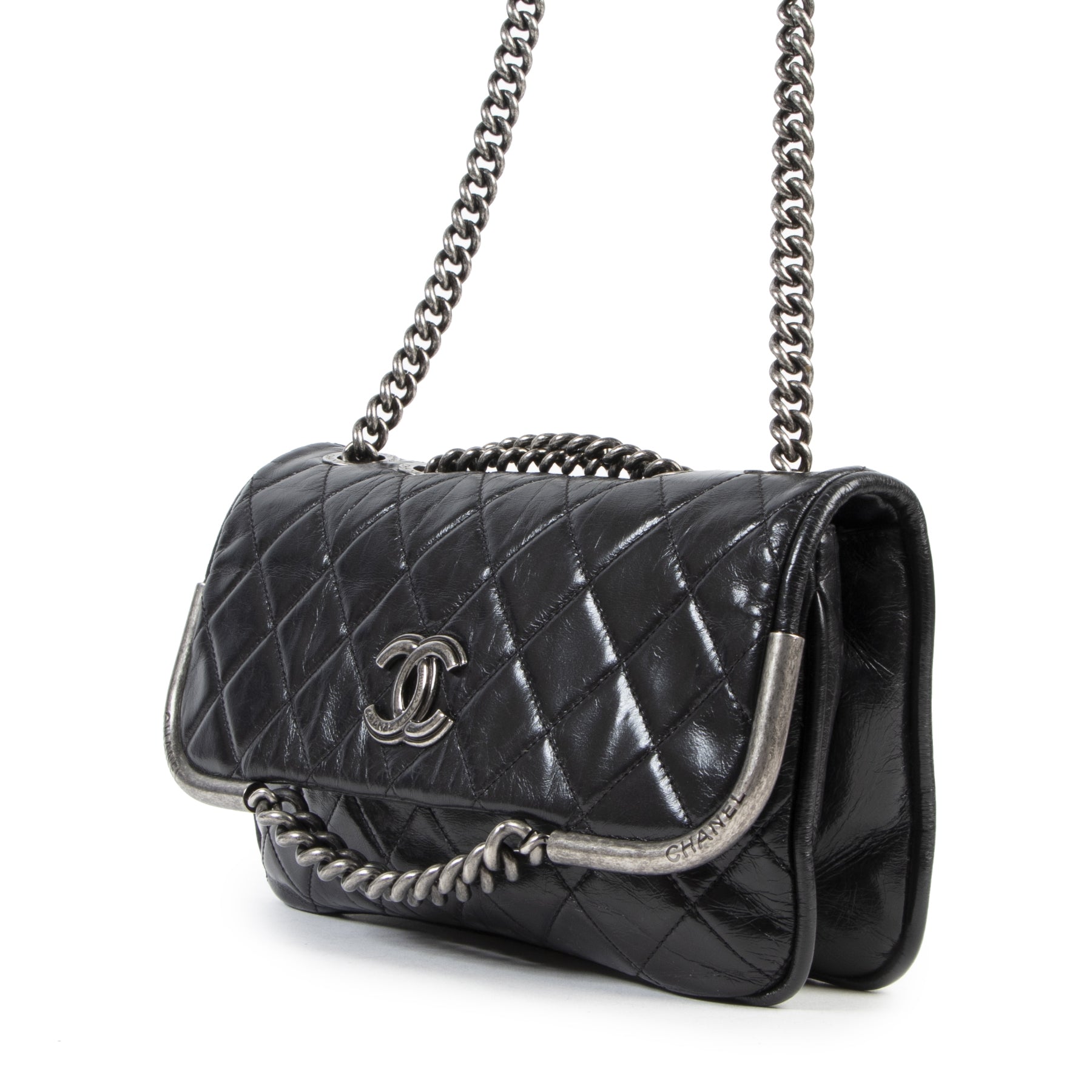Authentieke tweedhehands vintage Chanel Black Distressed Leather Shoulder Bag koop online webshop LabelLOV