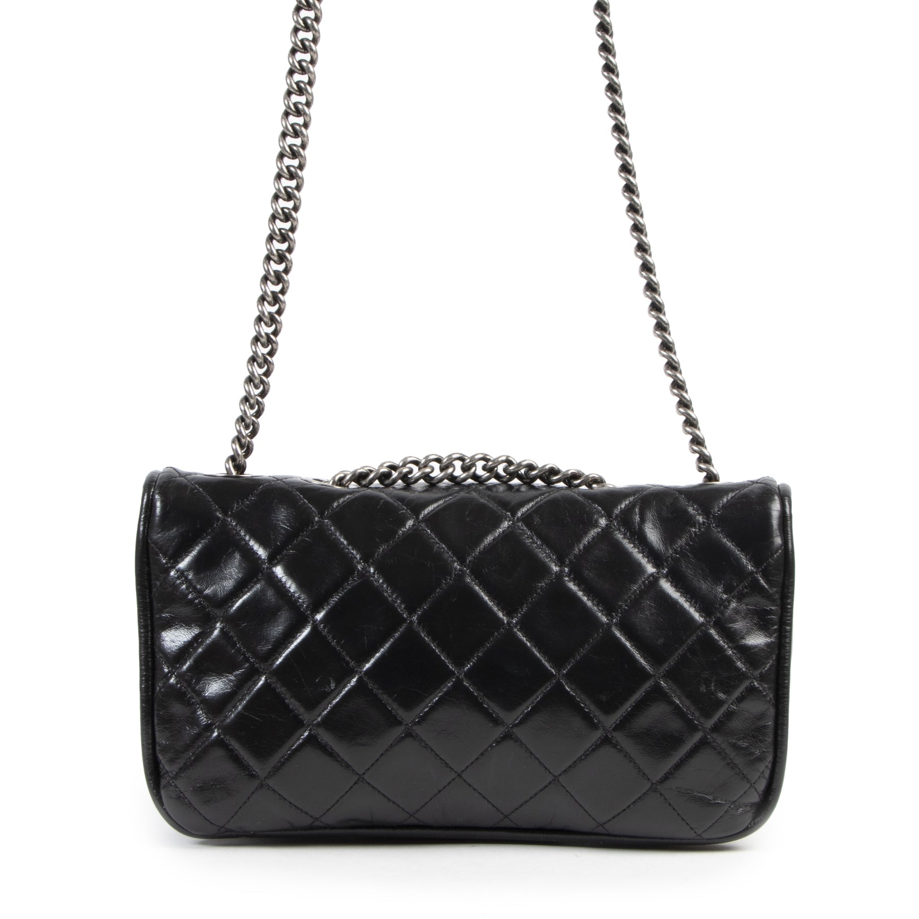 Authentique seconde-main vintage Chanel Black Distressed Leather Shoulder Bag achète en ligne webshop LabelLOV