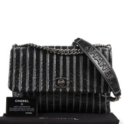 Authentieke tweedehands vintage Chanel Black Vertical Quilted Flap Bag koop online webshop LabelLOV