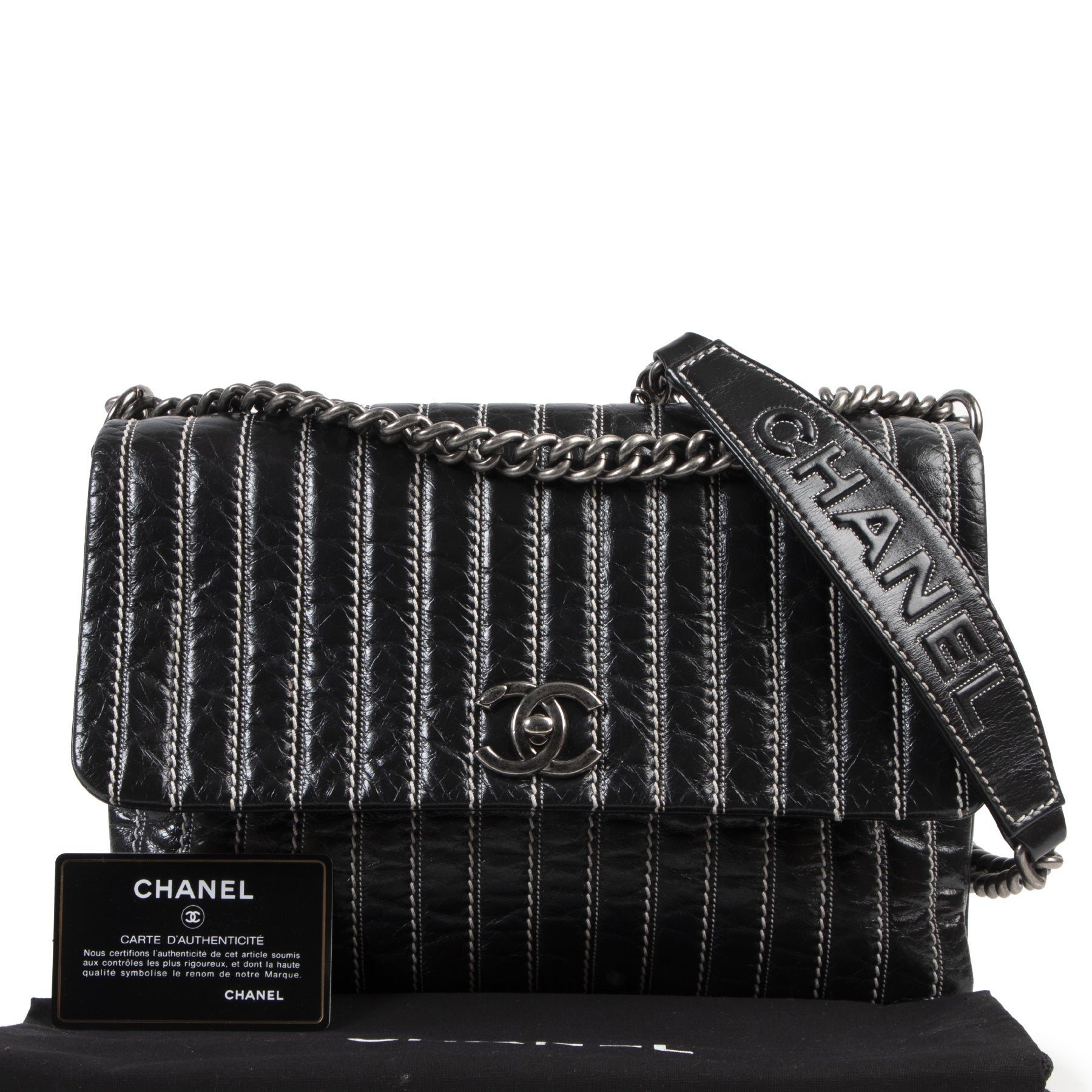 Authentieke tweedehands vintage Chanel Black Vertical Quilted Flap Bag koop online webshop LabelLOV