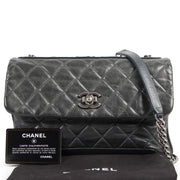 Wij kopen en verkopen aan de beste prijs Chanel Green Flap Bag online bij Labellov