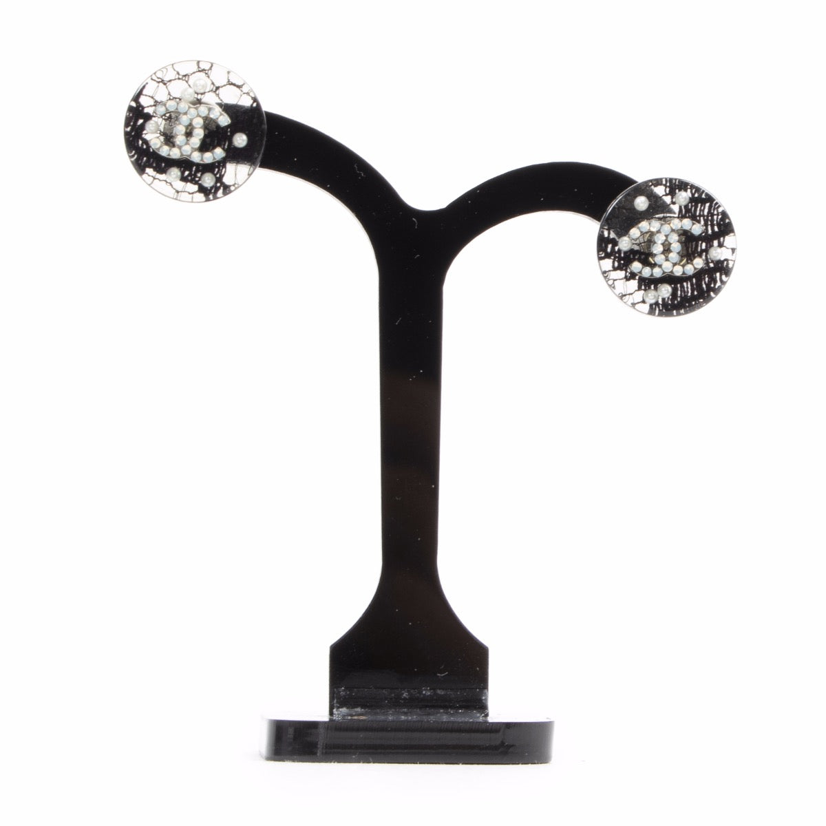 Boucles d'oreilles clous Chanel en résine cristal CC