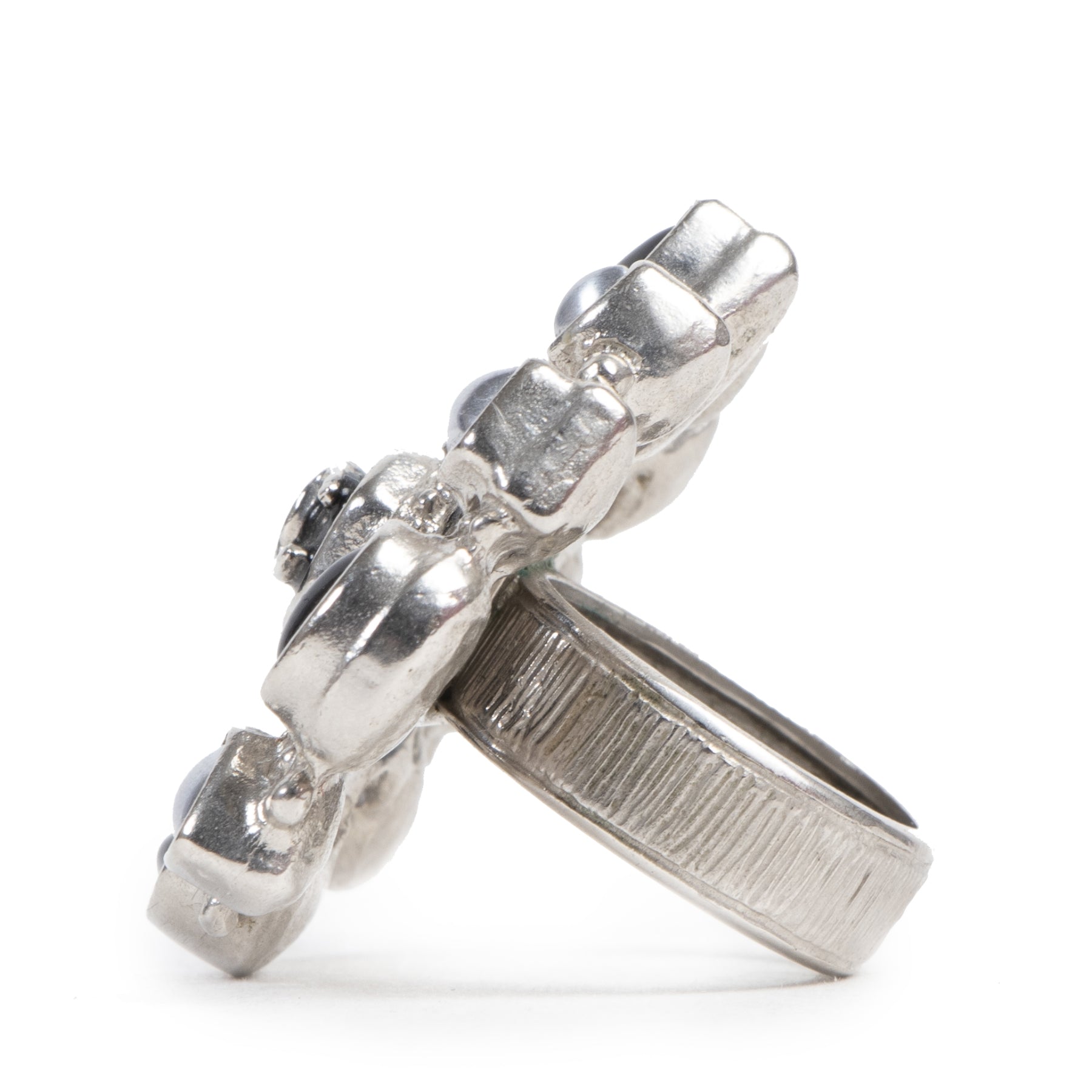 Authentieke Tweedehands Chanel Black Silver Embellished Ring - Size 54 juiste prijs veilig online shoppen luxe merken webshop winkelen Antwerpen België mode fashion