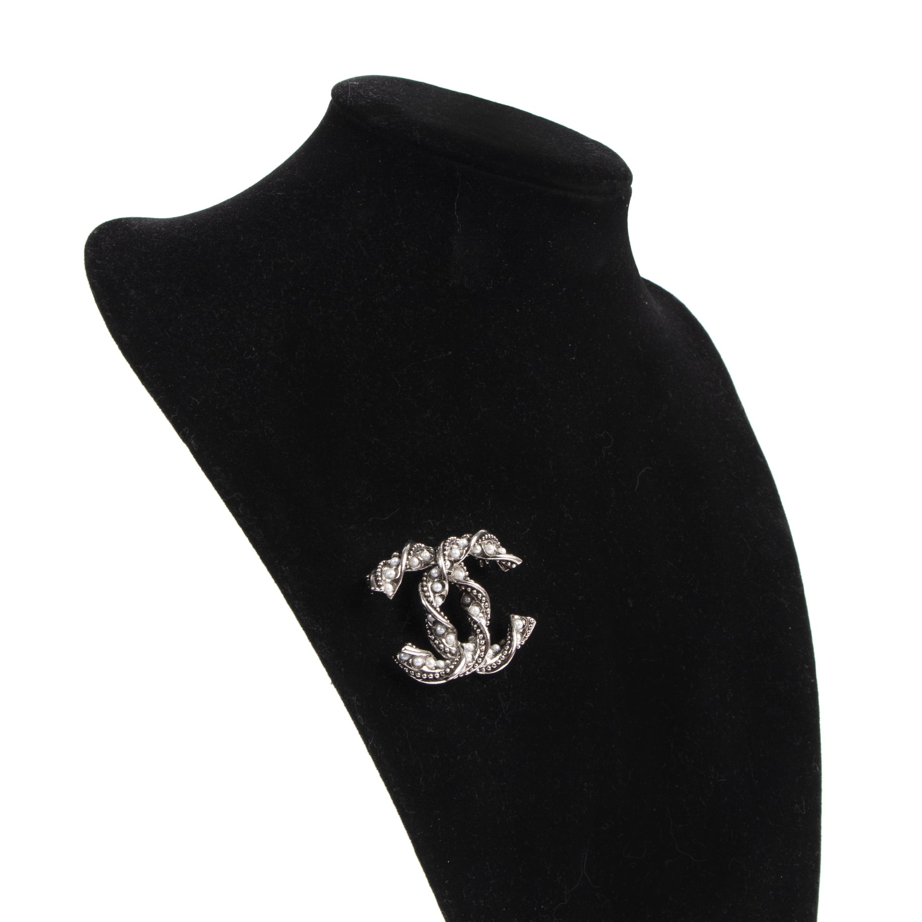 Authentic secondhand Chanel Twisted Broche With Metals and Pearls designer accessories fashion luxury vintage webshop safe secure online shopping