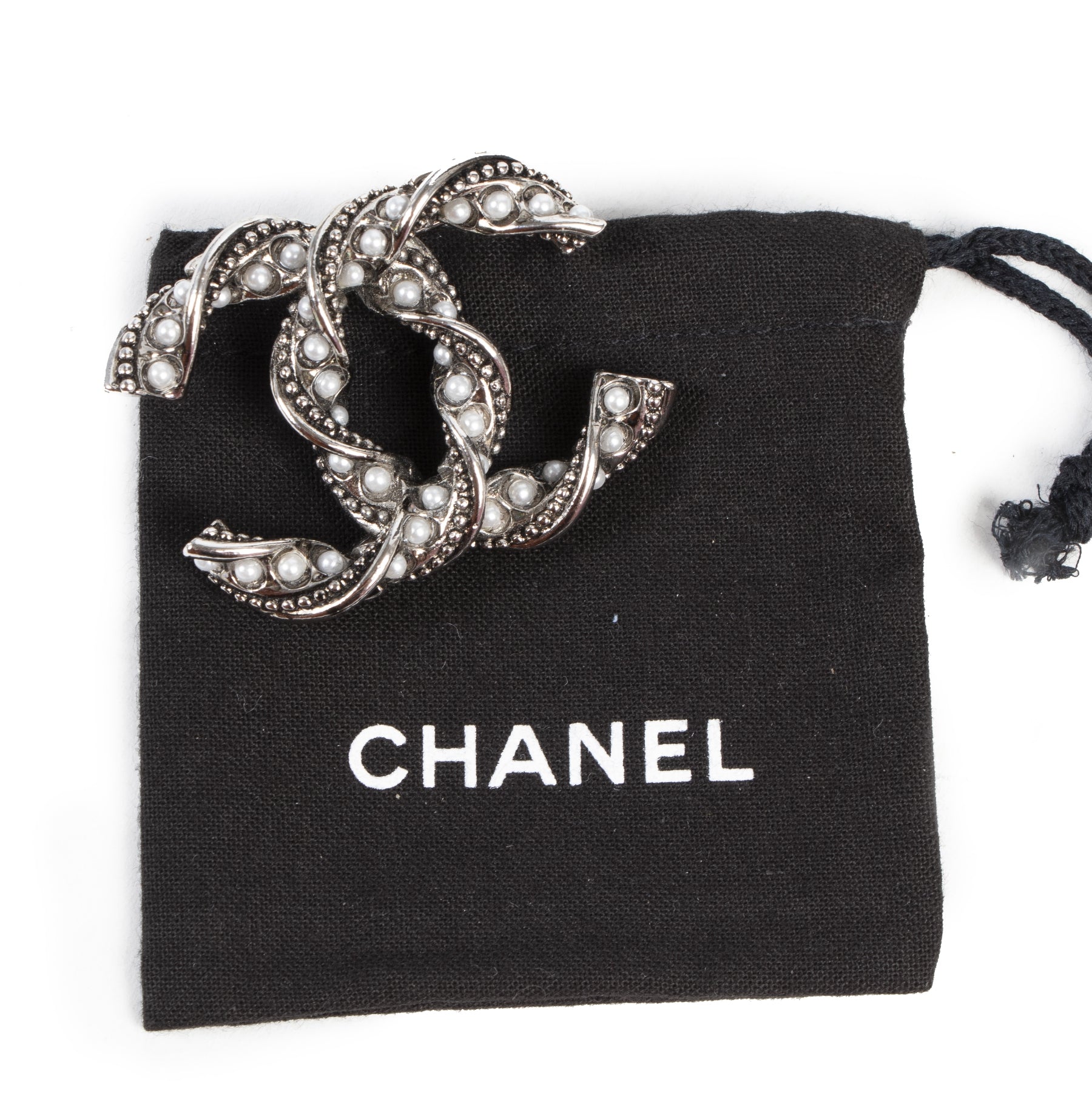 Authentieke Tweedehands Chanel Twisted Broche With Metals and Pearls juiste prijs veilig online shoppen luxe merken webshop winkelen Antwerpen België mode fashion
