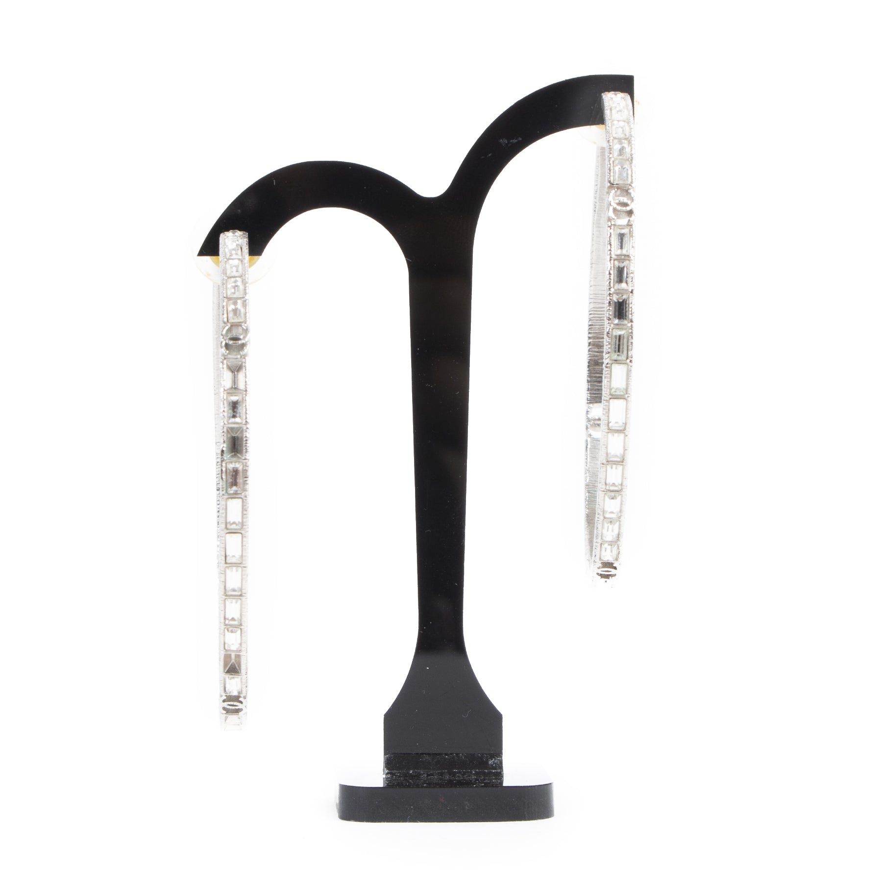 Chanel Hoop Double CC Logo for the best price at Labellov secondhand luxury