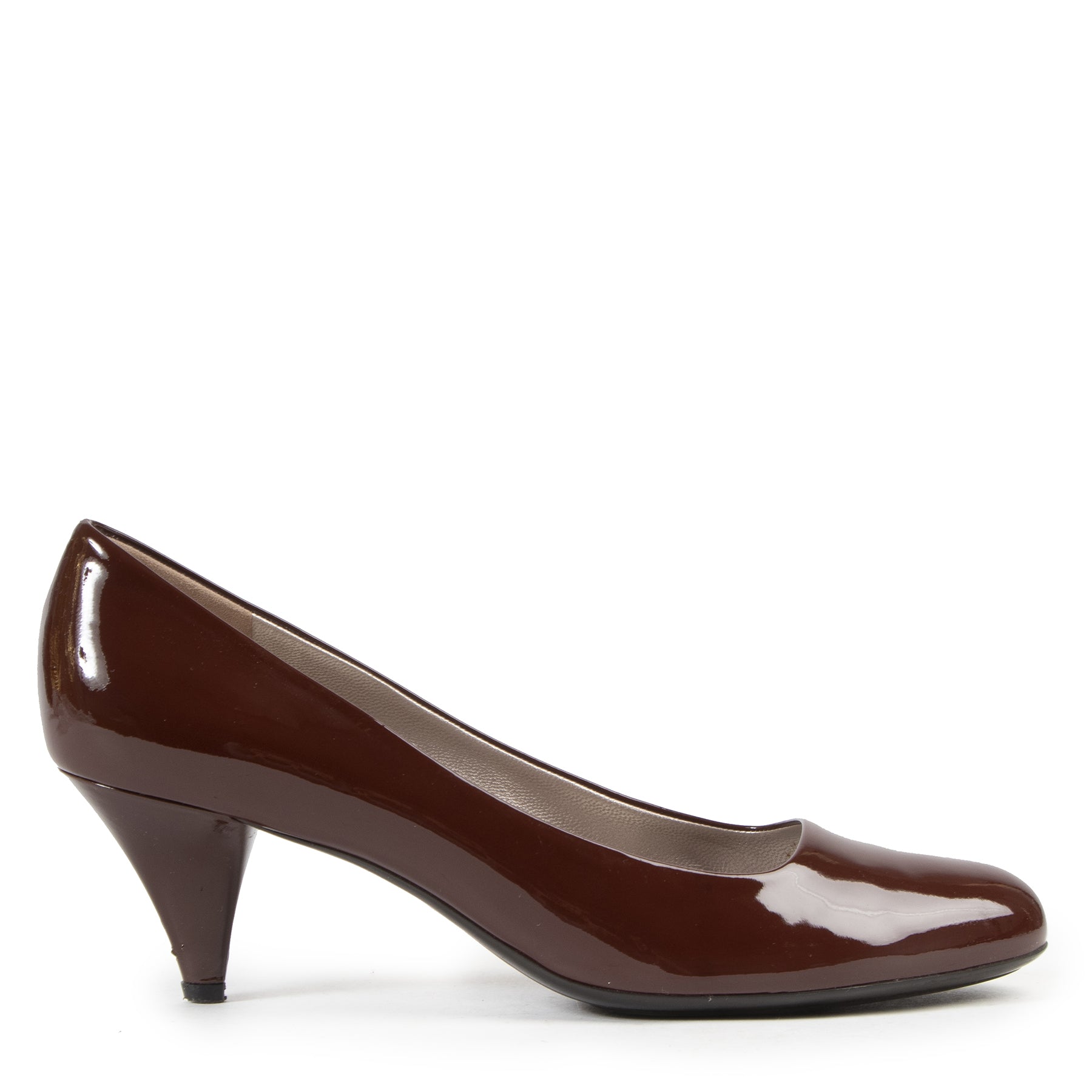 Salvatore Ferragamo Chestnut Brown Patent Pumps for the best price at Labellov