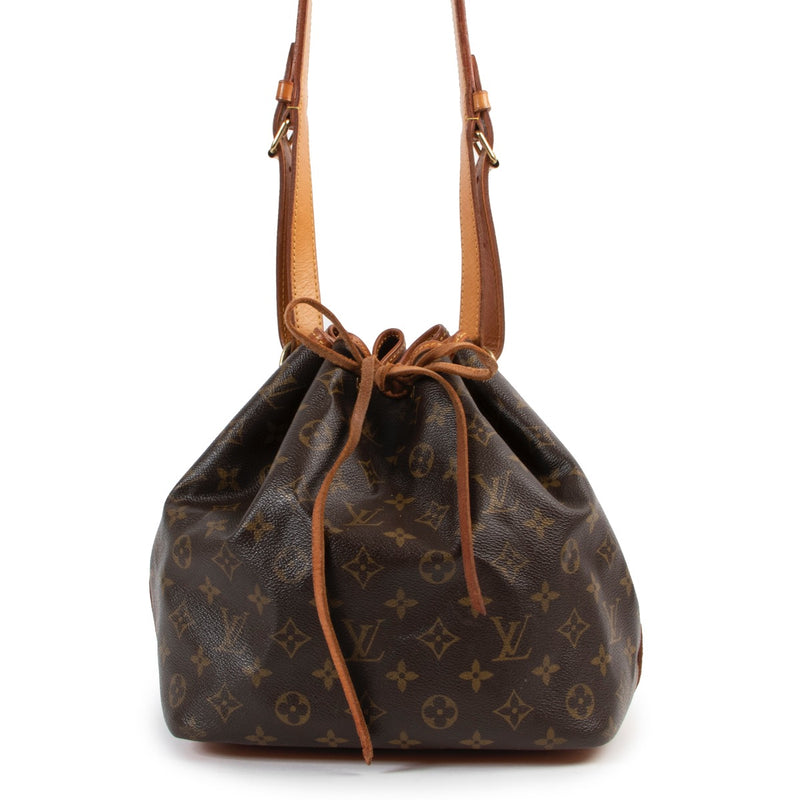Shop safe online at Labellov in Antwerp this 100% authentic second hand Louis Vuitton Monogram Noe Shoulder bag