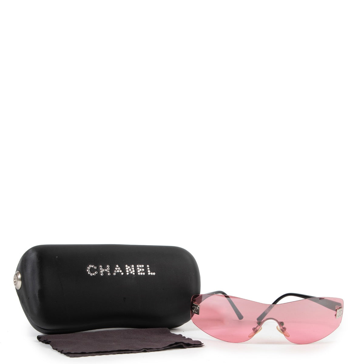 Achetez en ligne en toute sécurité ces lunettes rose Chanel chez Labellov.com.