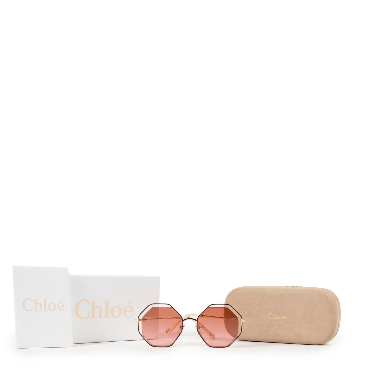 Achetez en ligne second main en toute sécurité ces lunettes rose Chloé chez Labellov.com.