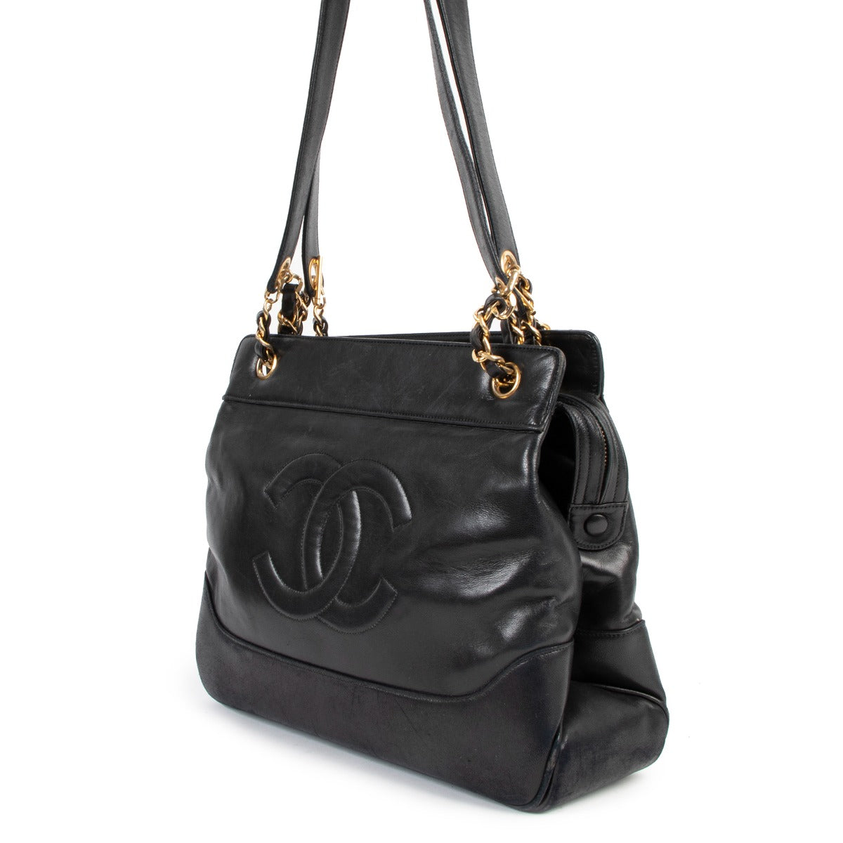 Shop second hand designer Chanel Black CC Lambskin Vintage Shoulder Bag at Labellov.com