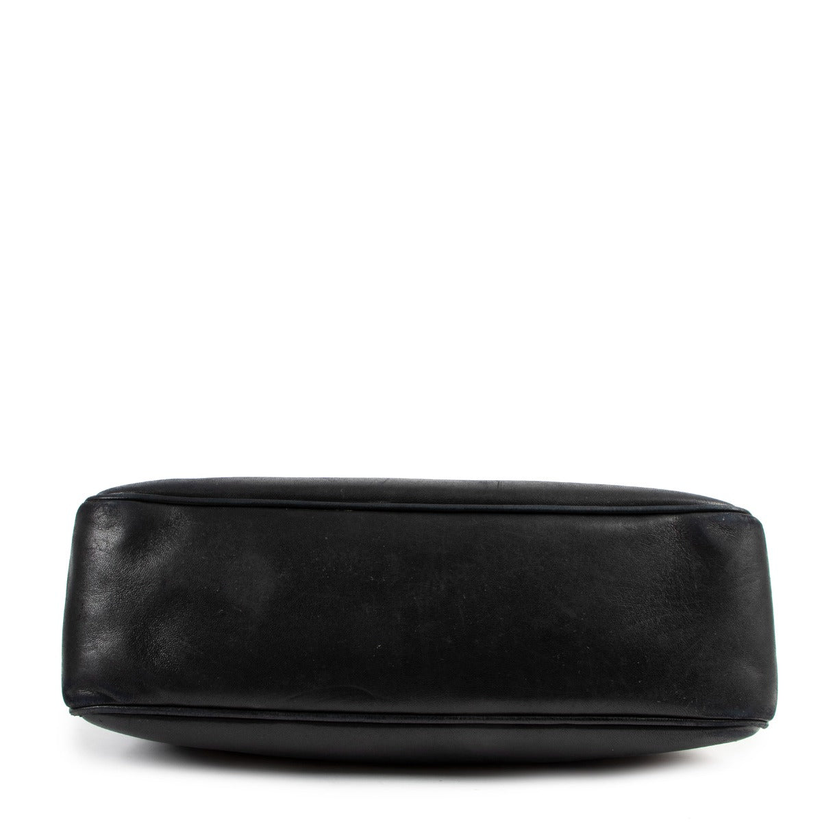 Shop second hand designer Chanel Black CC Lambskin Vintage Shoulder Bag at Labellov.com