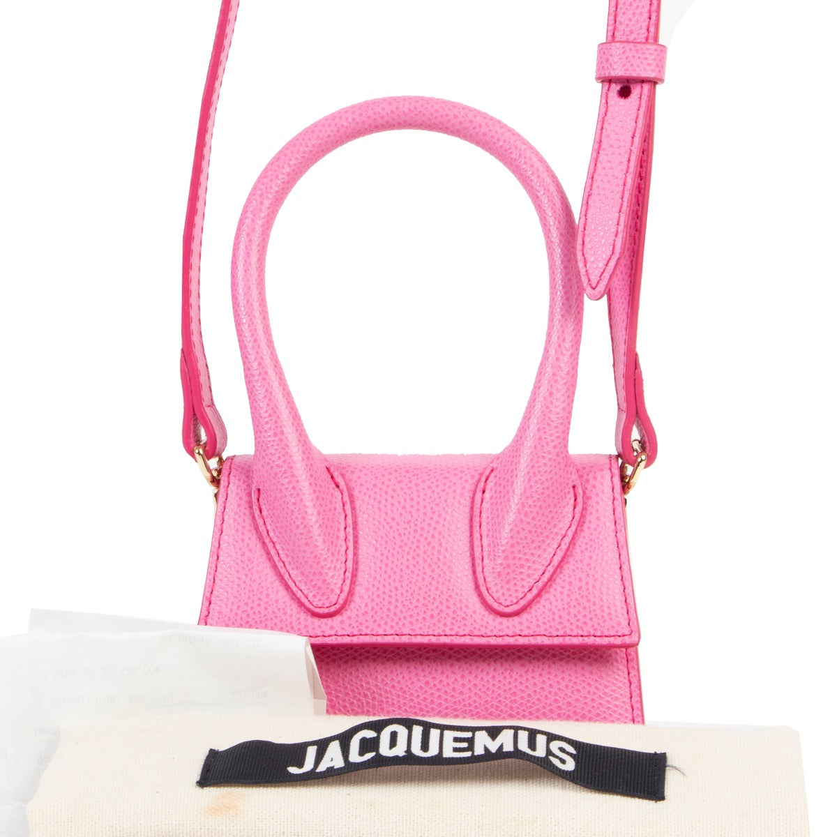 Shop safe online at Labellov in Antwerp this 100% authentic second hand Jacquemus Le Chiquito Pink in very good condition.