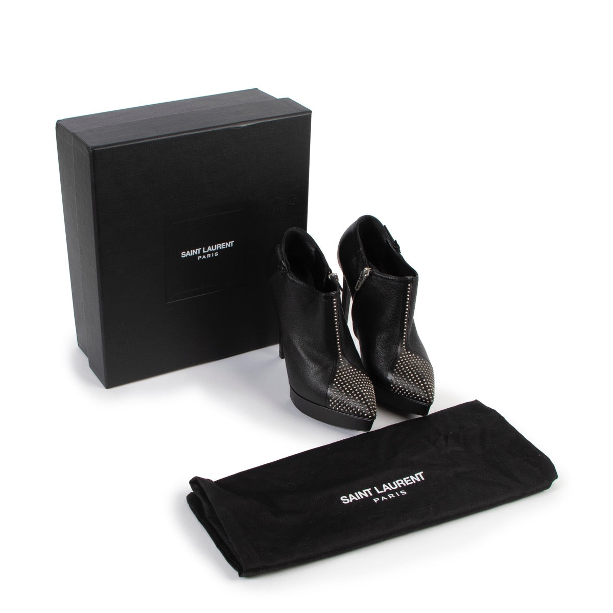 Shop safe online at Labellov in Antwerp these 100% authentic Saint Laurent Black Leather Heels - Size 36