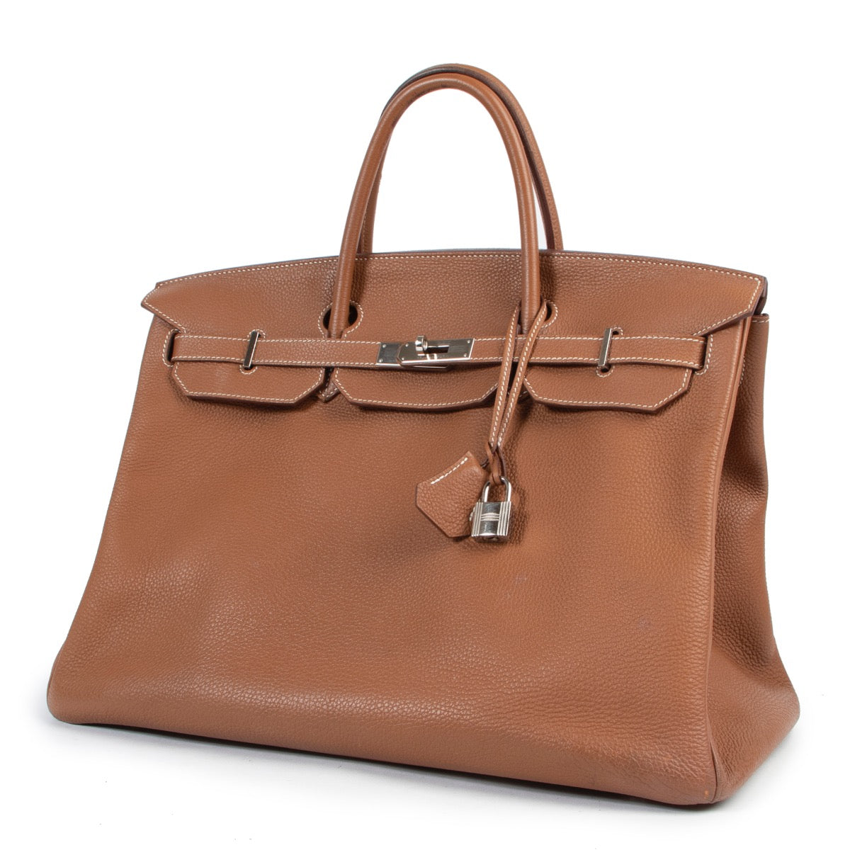 Shop safe online authentic Hermès Birkin 40 Togo Gold PHW in very good condition, at the right price at Labellov.com.