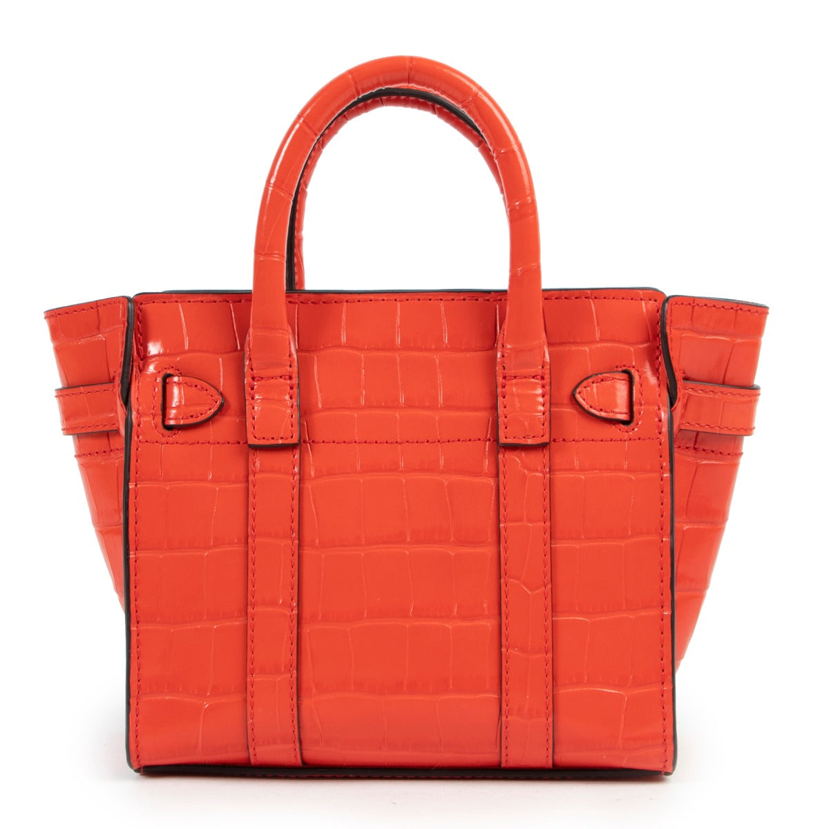 Buy authentic secondhand bags at Labellov vintage fashion webshop for the lowest price. Koop authentieke tweedehands tassen bij Labellov vintage mode webshop aan de laagste prijs.