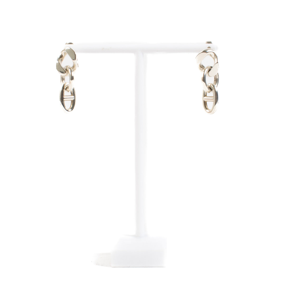 Hermès Sterling Silver Chaine d'Ancre Drop Earrings aan de beste prijs bij Labellov tweedehands luxe in Antwerpen en Knokke. We buy and sell your preloved and brand new designer bags for the best price.