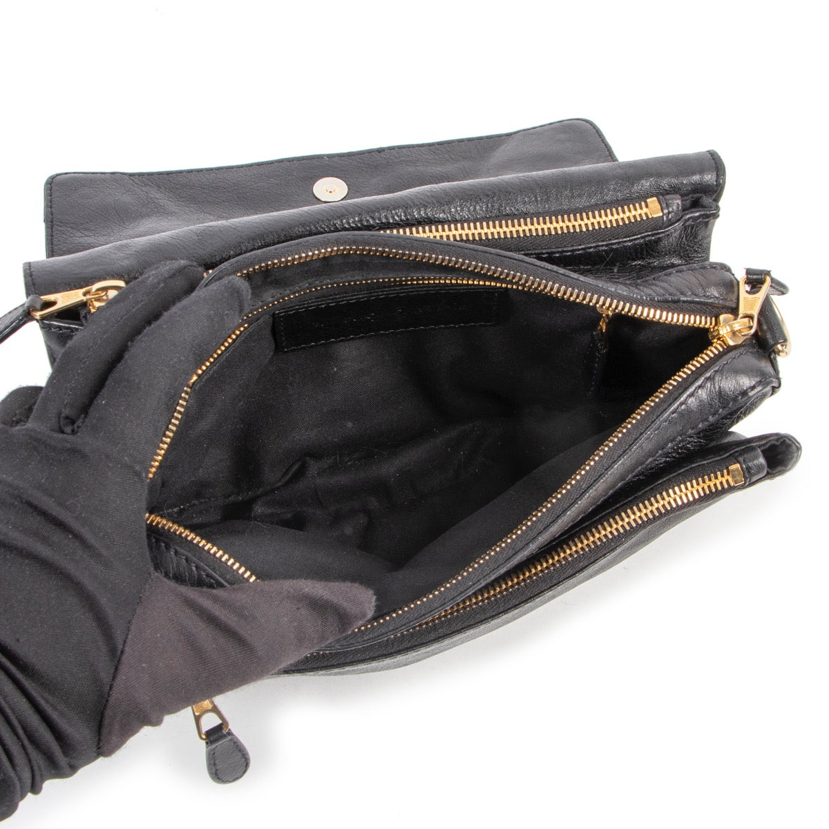 Get this Balenciaga Black Leather Tool Kit Giant Studs Crossbody at Labellov online or in store. Buy and sell your designer items for a reasonable price.