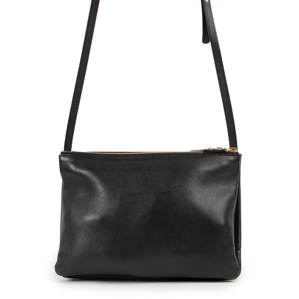 Get this Céline Black Large Trio Crossbody at Labellov online or in store at Labellov for a fair price and in very good condition.