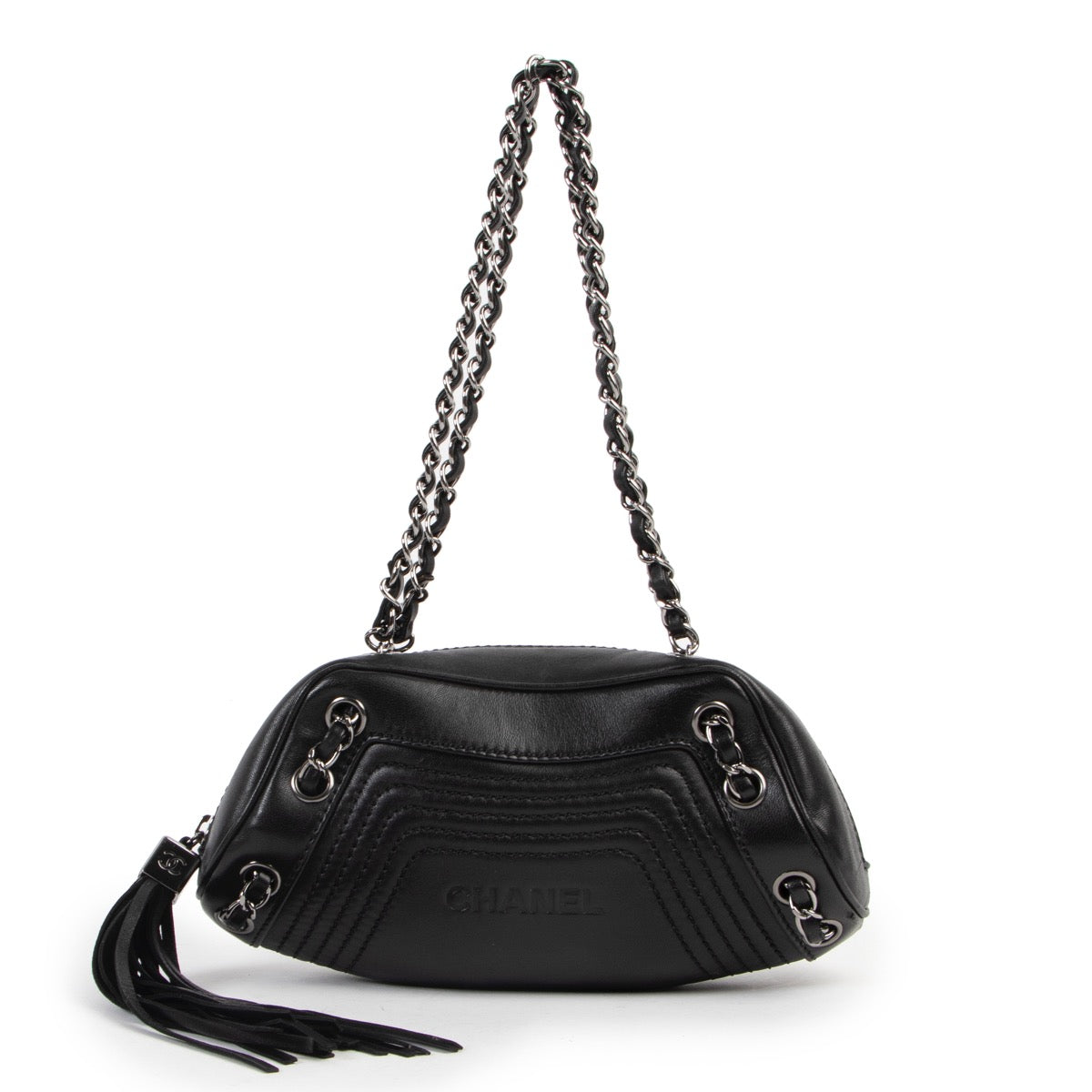 Original Chanel Black Lambskin Shoulder bag in new condition for sale on Labellov vintage site with 2nd hand designer goods and bags