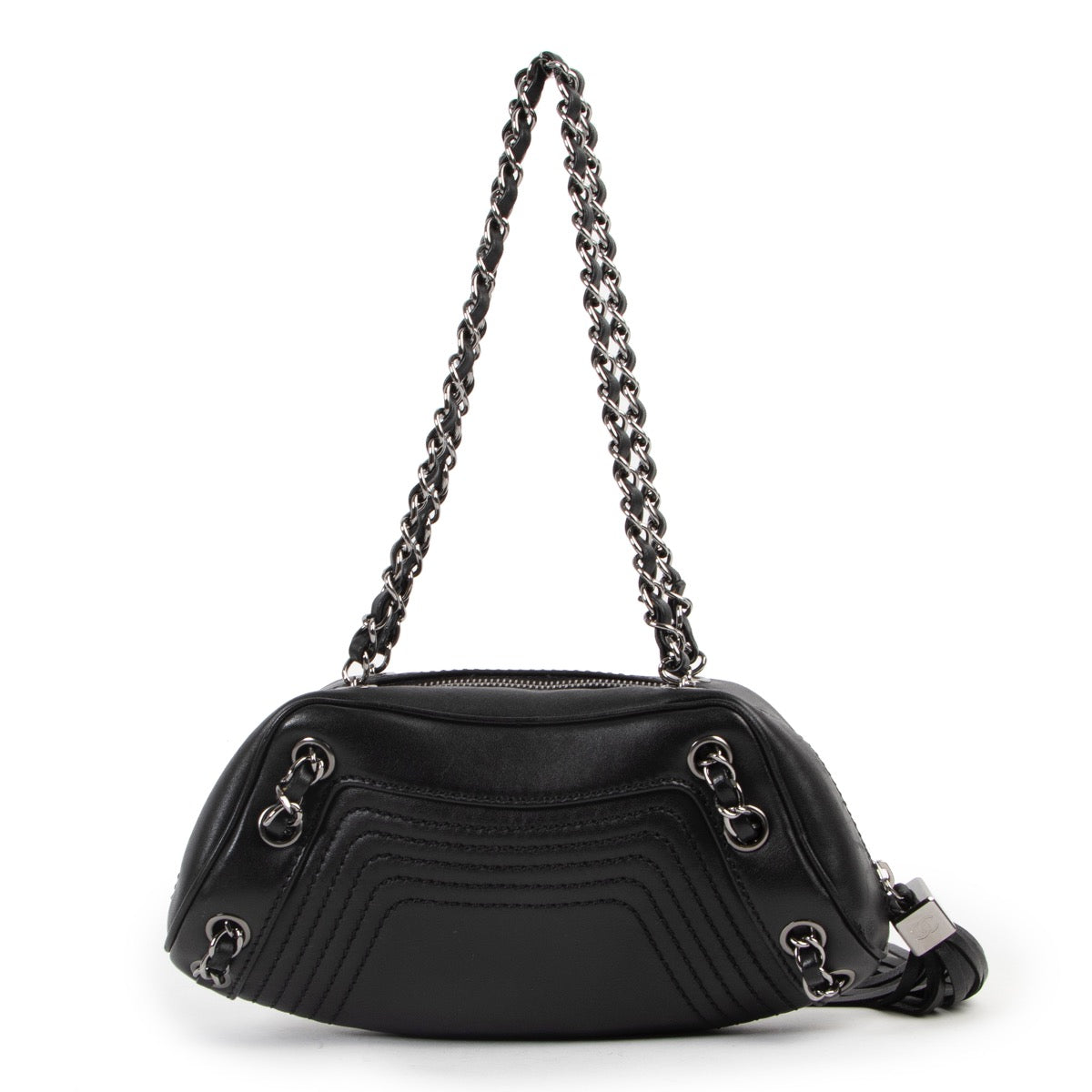 Original Chanel Black Lambskin Shoulder bag in new condition for sale on Labellov vintage site with 2nd hand designer goods and bags