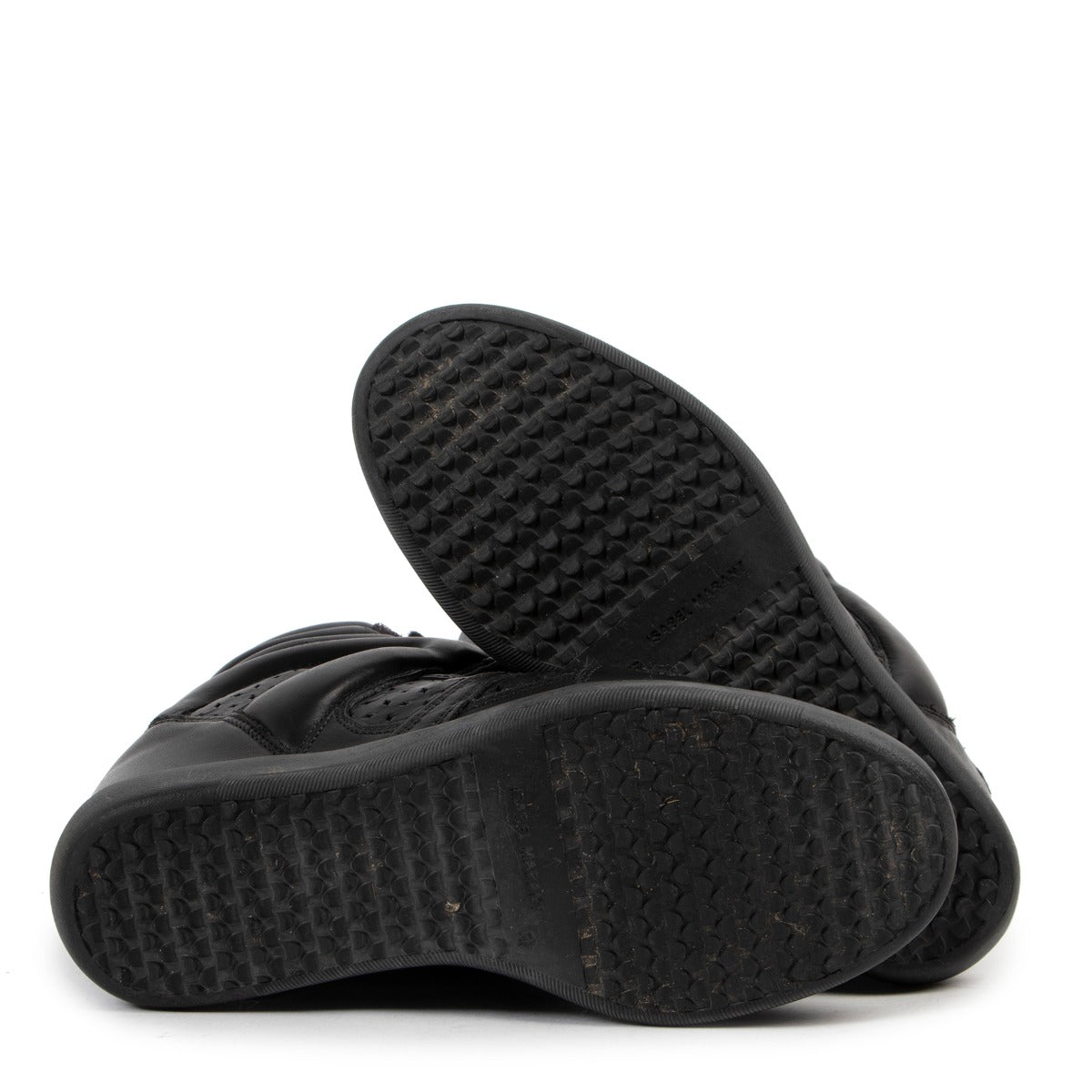 Buy these Isabel Marant Beckett Black Leather Sneakers - Size 37 at Labellov in good condition online or in store in Antwerp for a reasonable price.